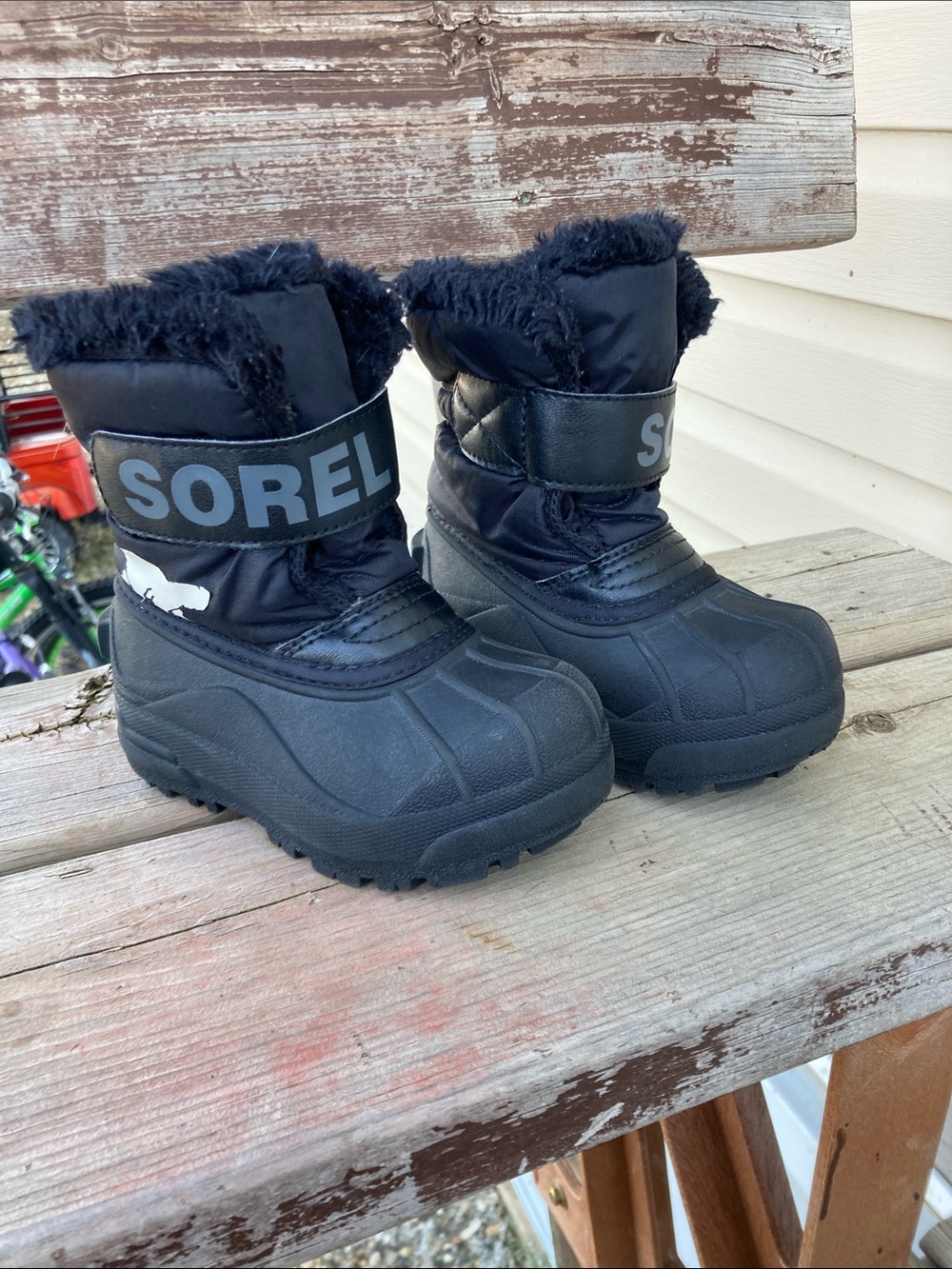 Sorel size 8 toddler